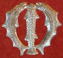 P34-Devotional Badge. Three fishes