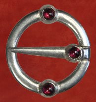 S37d Ring Brooch 13th - 14th centuries 