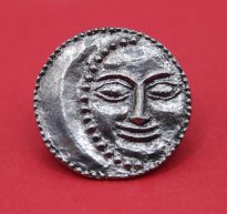 S46 Man in the Moon badge 